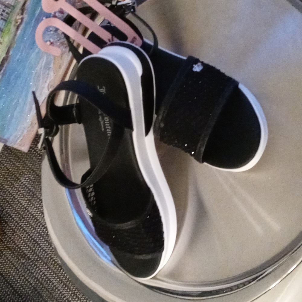 Juicy Couture Sz 8 NWT Sandals - Picture 6 of 7